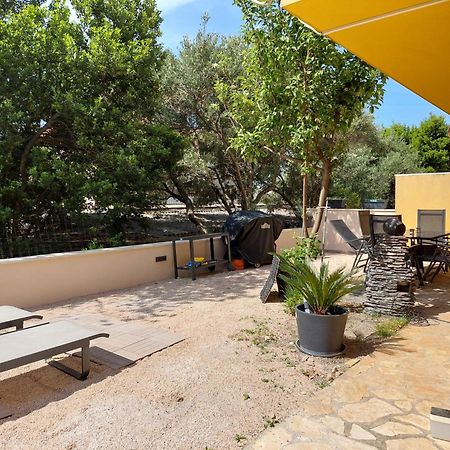 Spacious Apartment Close To The Sea In Kastel Luksic คาชเตลา ภายนอก รูปภาพ