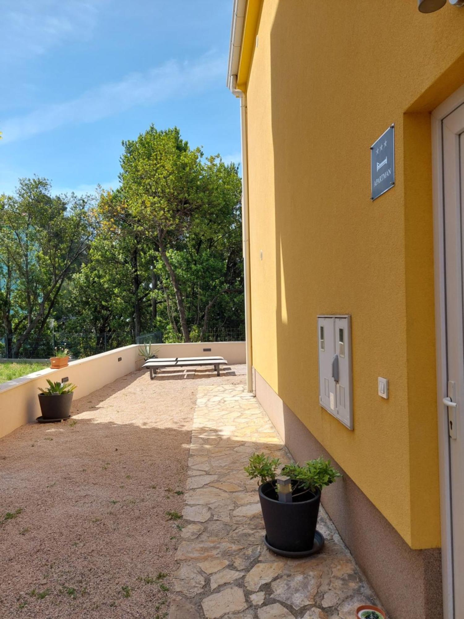 Spacious Apartment Close To The Sea In Kastel Luksic คาชเตลา ภายนอก รูปภาพ